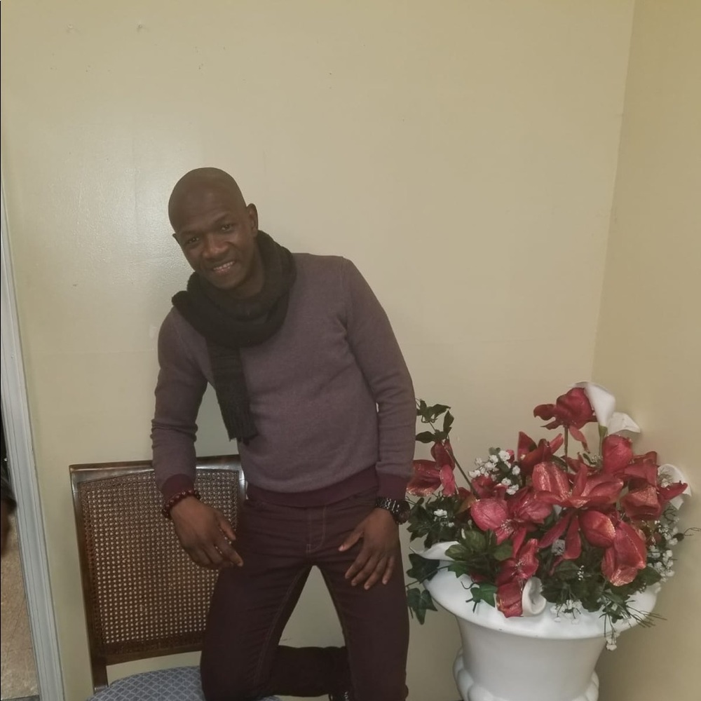 Meet your Posher, Momoh